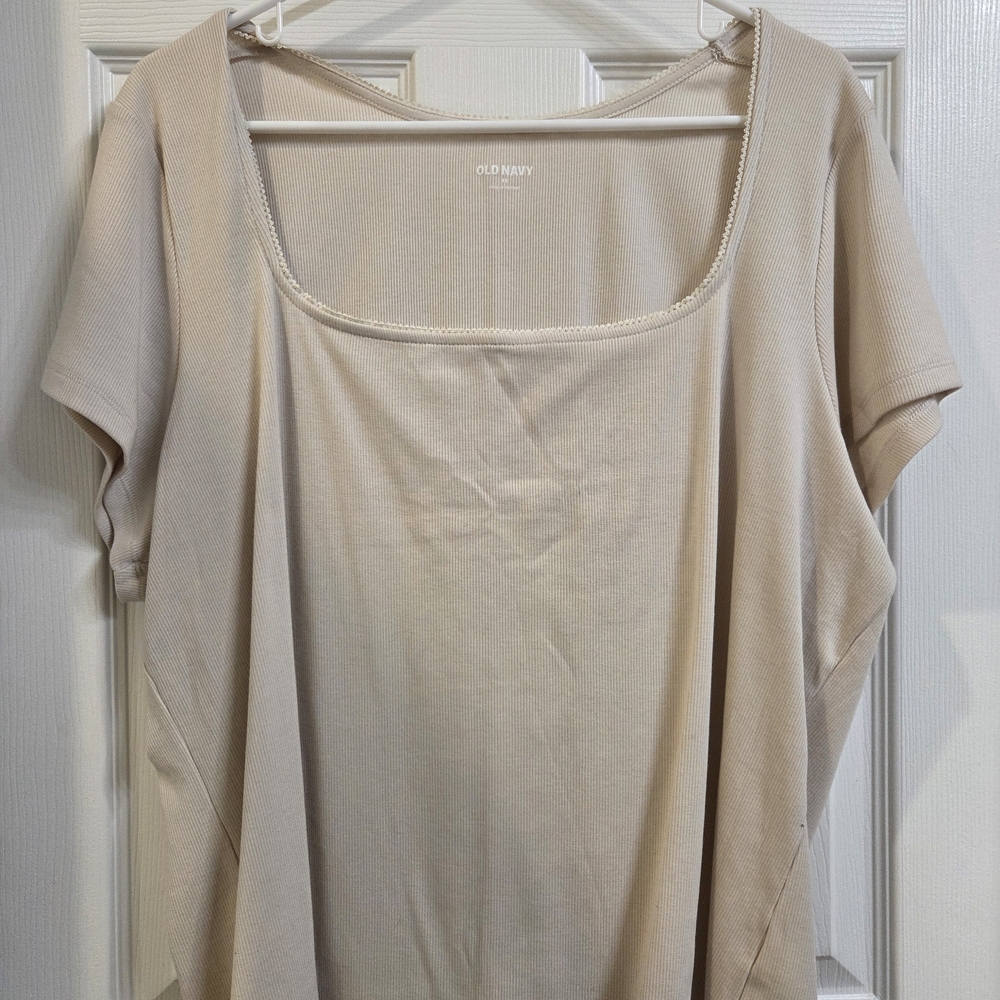 Old Navy Scoop Neck Short Sleeve Top in Light Beige